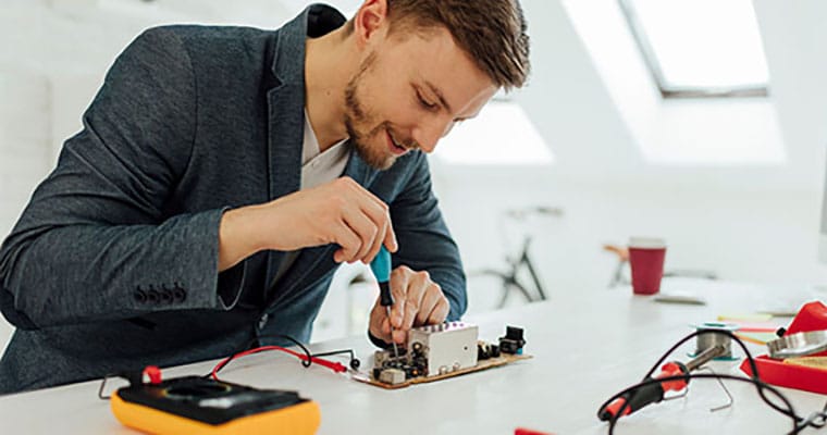 工程师测试电流